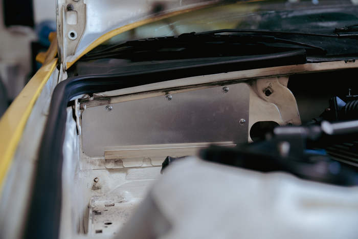 E36 DME/ECU Cover - 12521735108-Steel parts-Aluminum-Garagistic